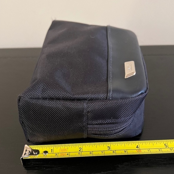 Tumi Delta Travel Amenity Bag - Cosmetic Bag - Travel Accessory - Black - Picture 6 of 13